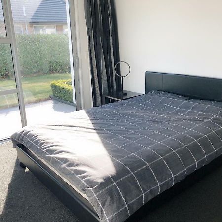 7*7 Holiday Home Christchurch Exteriör bild