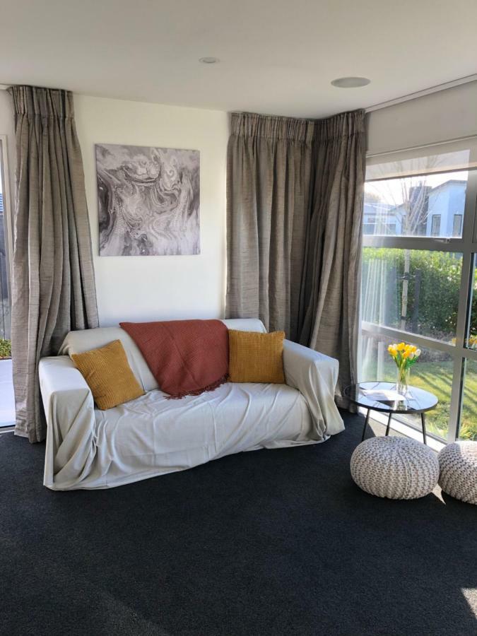 7*7 Holiday Home Christchurch Exteriör bild